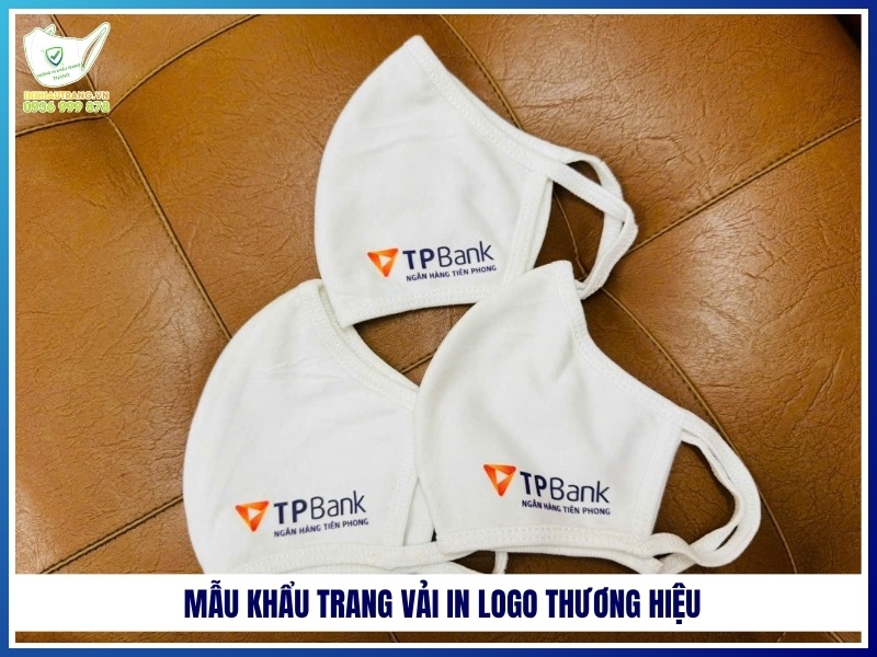 Mẫu khẩu trang vải in logo thương hiệu
